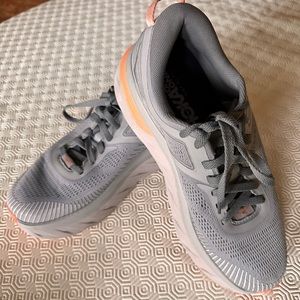 Women’s Hoka one one Bondi 7 gray Orange size 9D preowned, excellent condition
